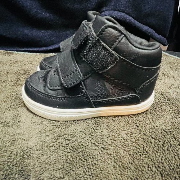 BUNDLE - Five Kids Shoes - US Size 5 - 7 - Picture 11 of 15